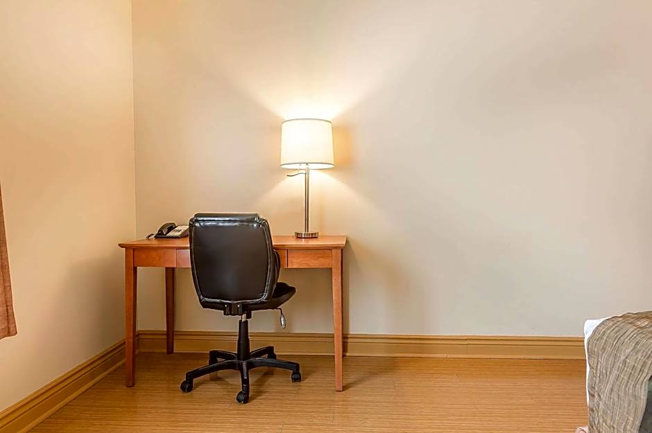 Quality Inn & Suites Hawkesbury