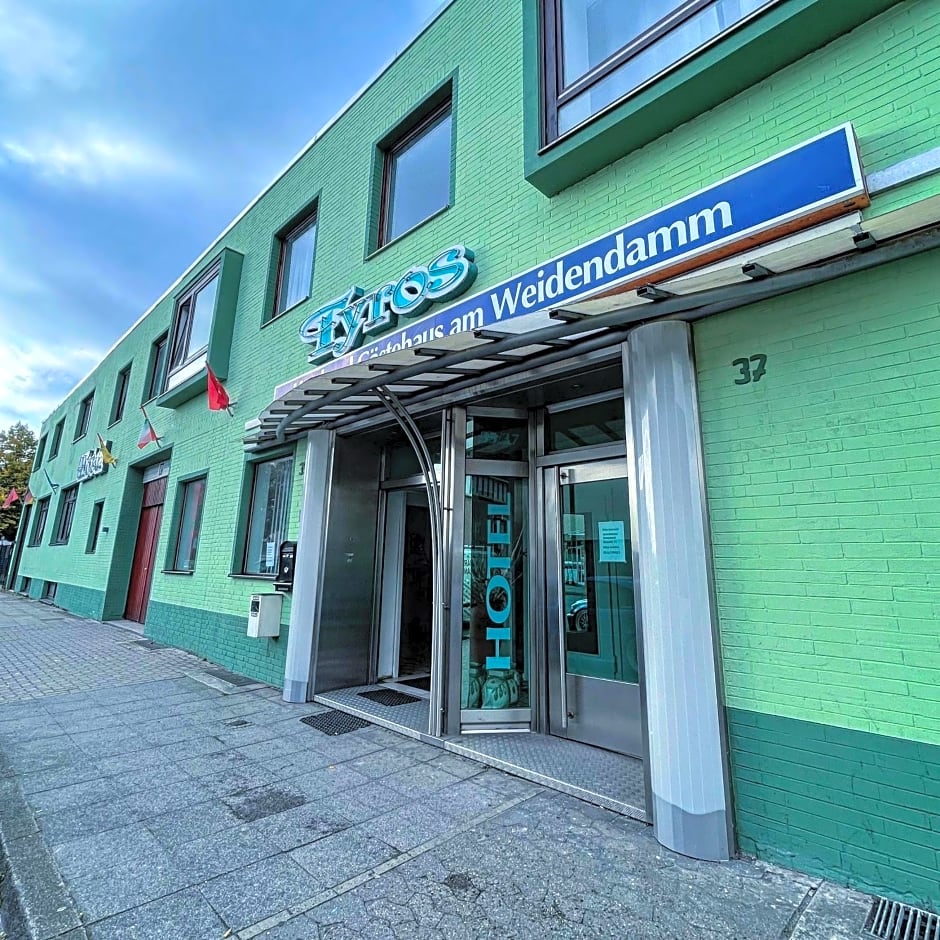 Tyros Hotel und Gästehaus am Weidendamm