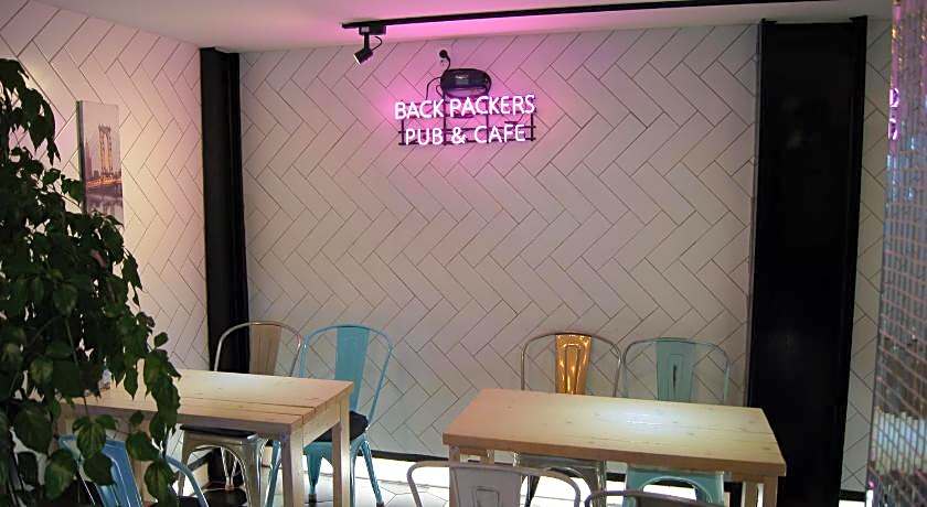 Backpackers In Yeosu