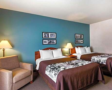 Standard Queen Room with Two Queen Beds - Non-Smoking