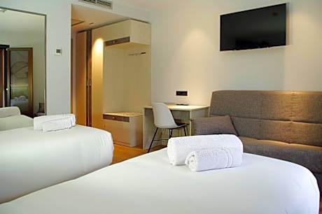 Deluxe Double or Twin Room with Balcony