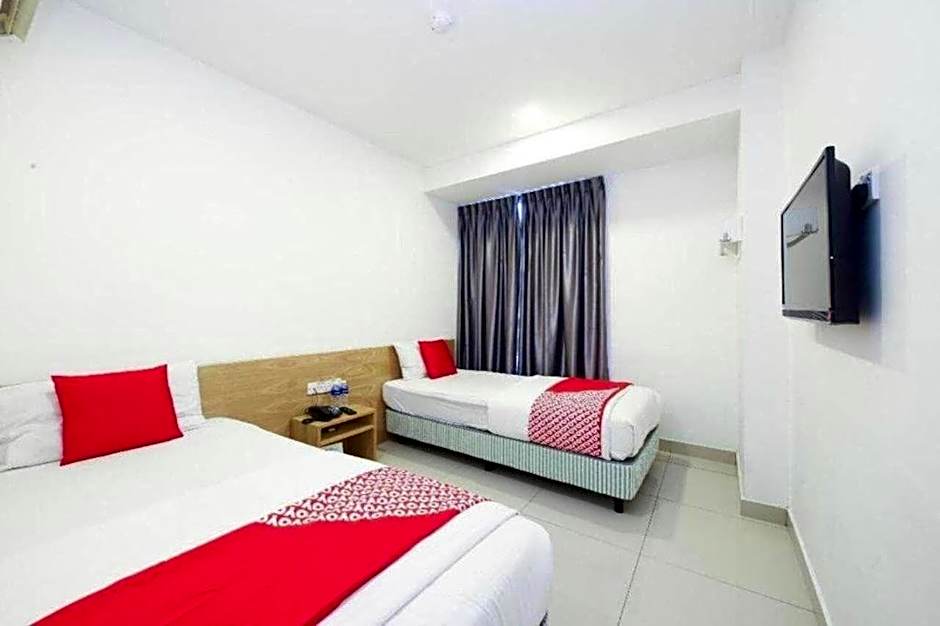 Iris Hotel