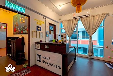 Island Backpackers 
