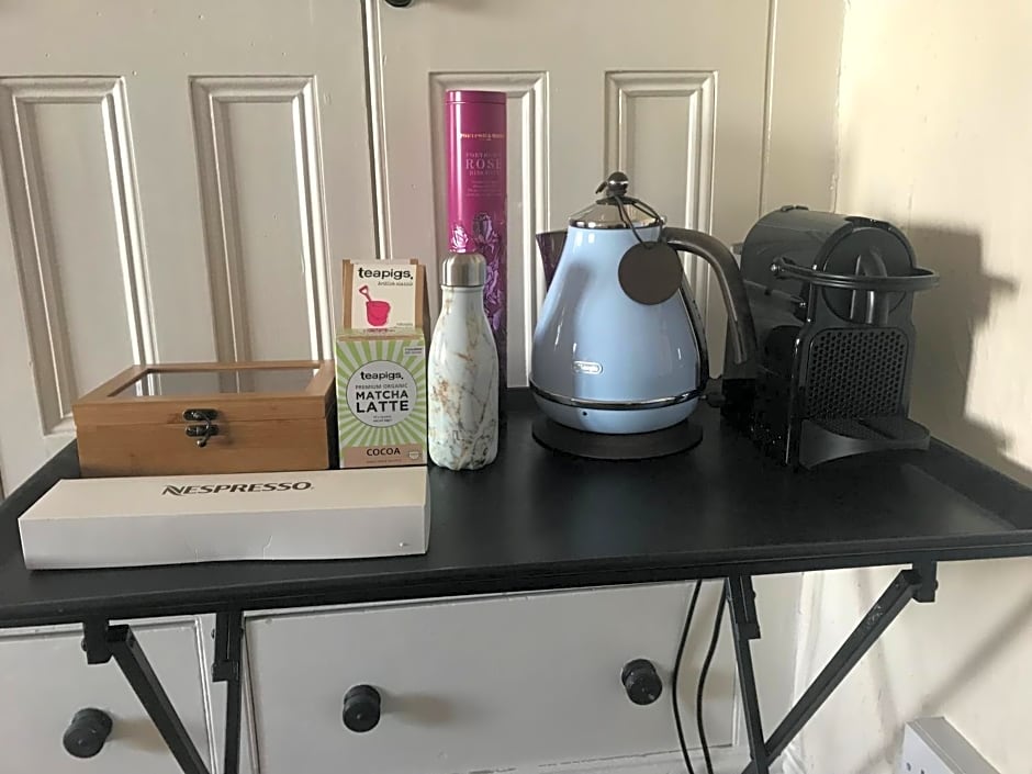 Coombe Lodge Farm House