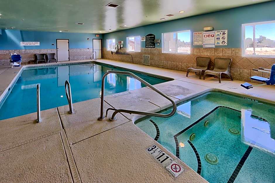 Holiday Inn Express & Suites Portales By IHG