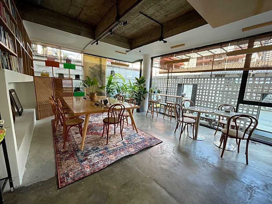 YOLO Bangkok Boutique Hotel