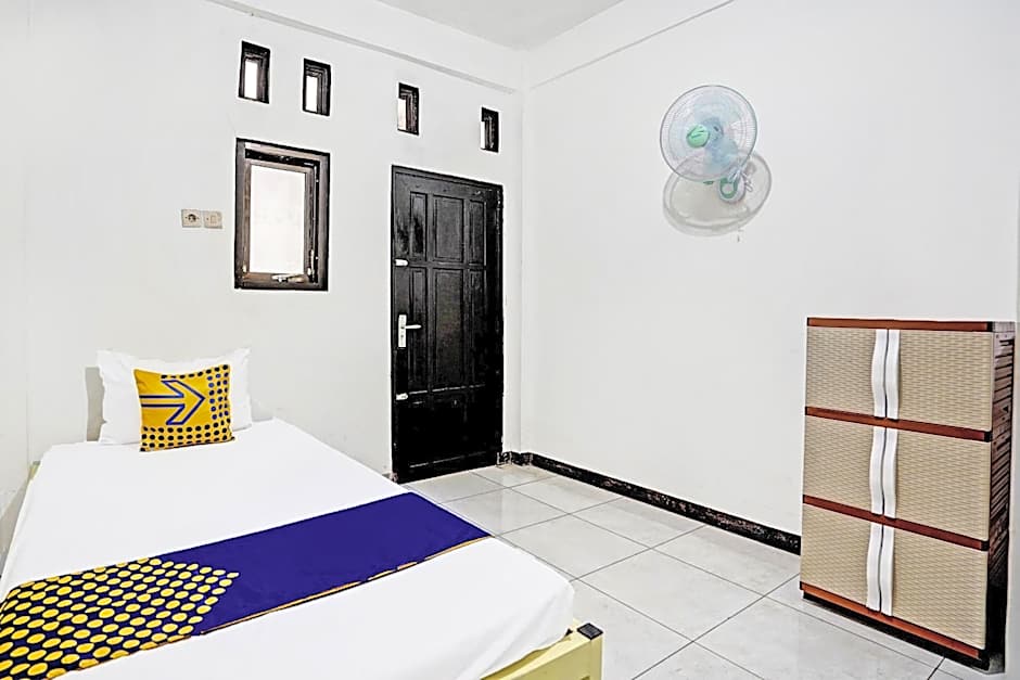 OYO Life 91947 Kost Barokah Syariah