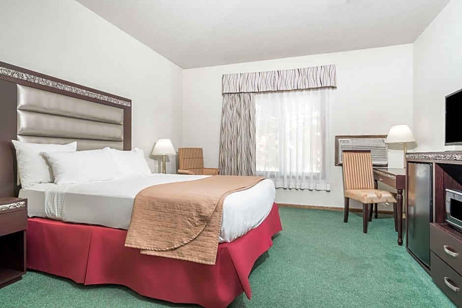 Days Inn by Wyndham Hutchinson