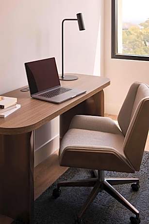 One-Bedroom King Suite