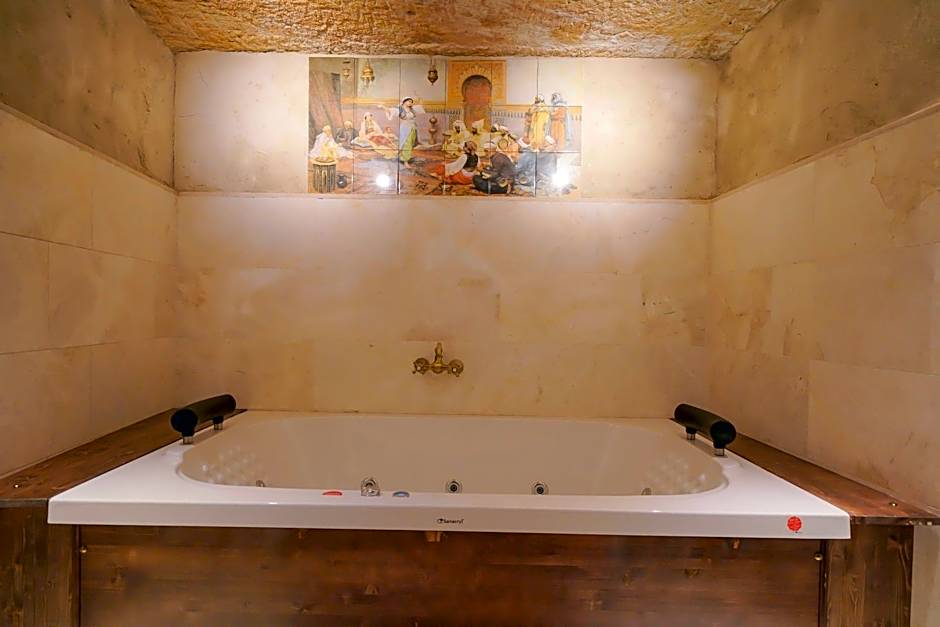 Fairyland Cave Hotel