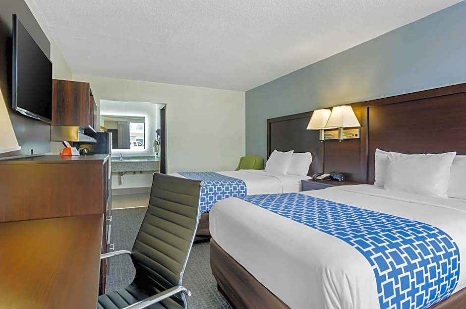 Suburban Studios Verona - Staunton North