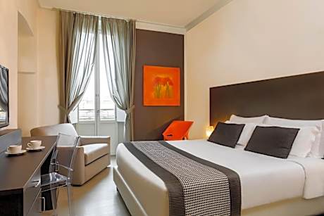 Queen Room with Sofa Bed - Non-Smoking