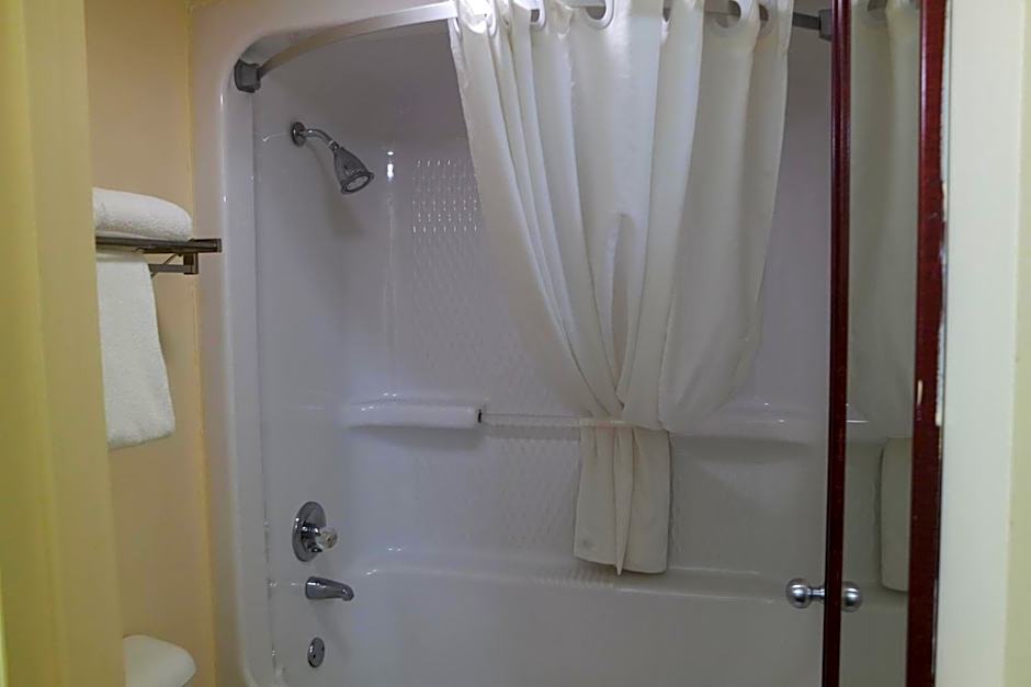 Howard Johnson by Wyndham Perry GA