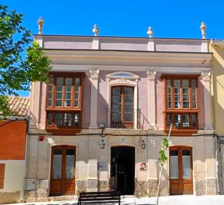 Emebed Posada