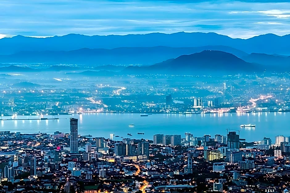 Thirty Three Stewart Houze Guest House