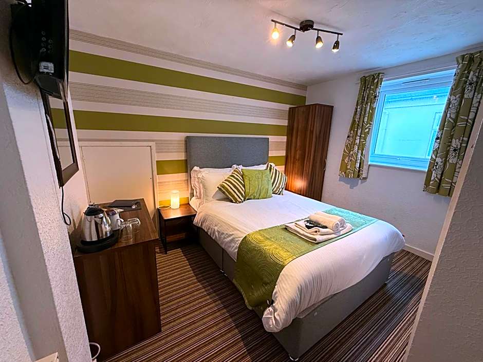 Delovely Hotel