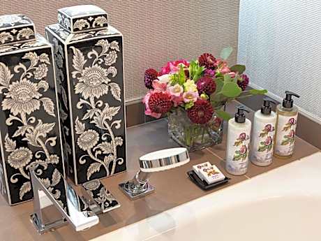 Junior Double Suite with City View