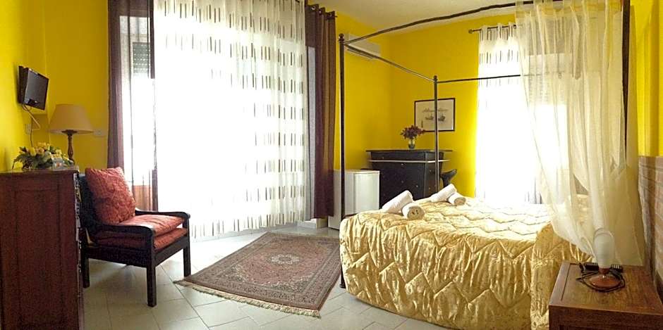 Stanze sul Mare B&B and Apartment