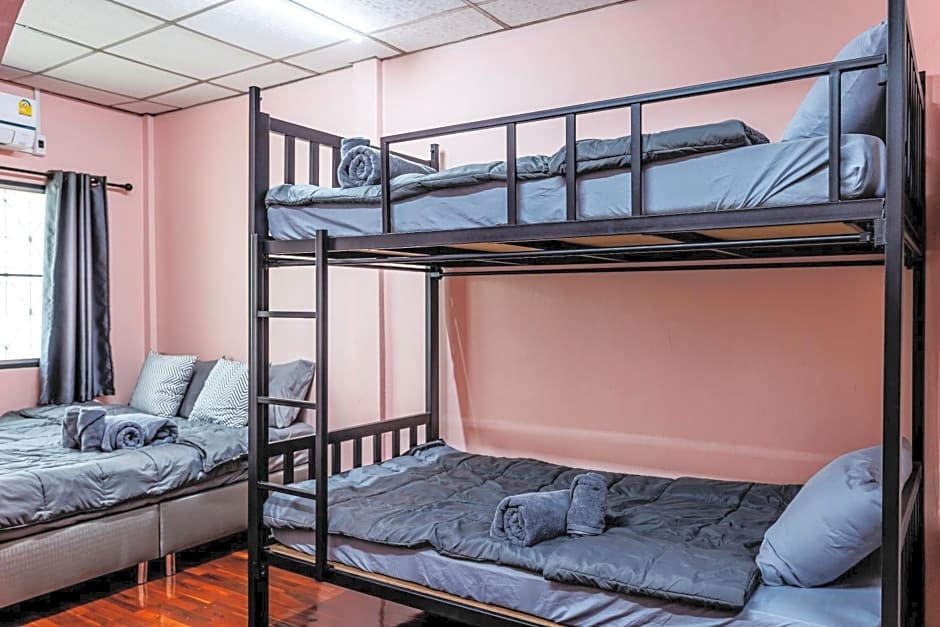 Baan Mee Suk Ayutthaya