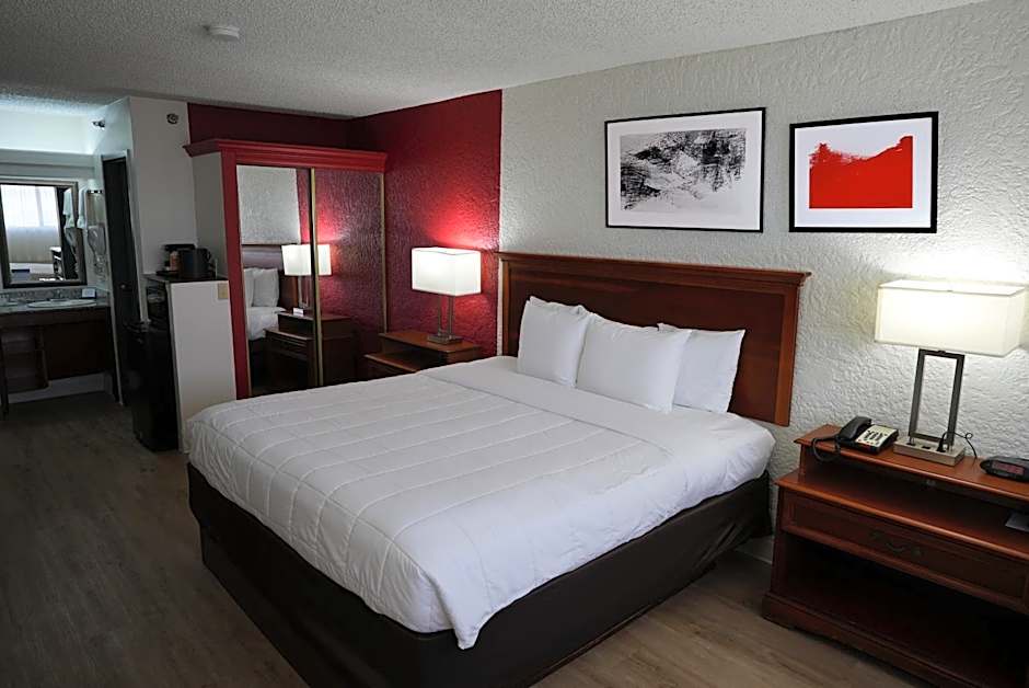 Clarion Hotel Broken Arrow - Tulsa