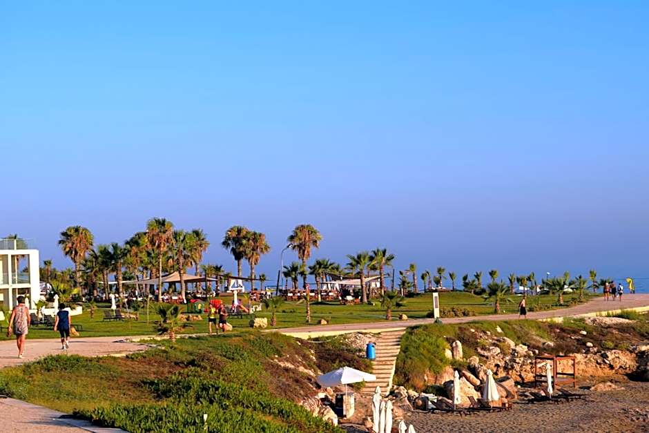 Amphora Hotel & Suites