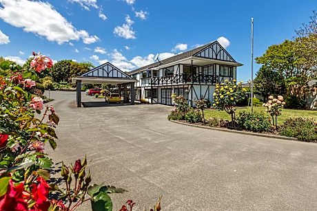 Kingswood Manor Motel