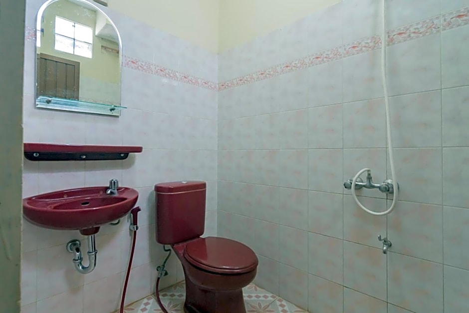 RedDoorz @ Achino Hotel Bandung