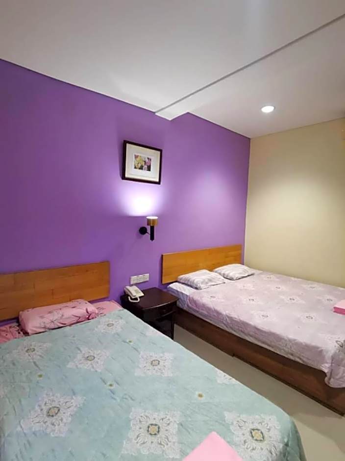 OYO 90883 Pavilion Inn Hotel