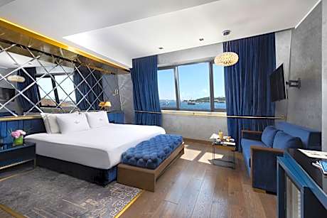 Penthouse Suite with Sea View