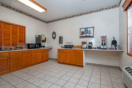 Travelodge & Suites by Wyndham Fargo/Moorhead