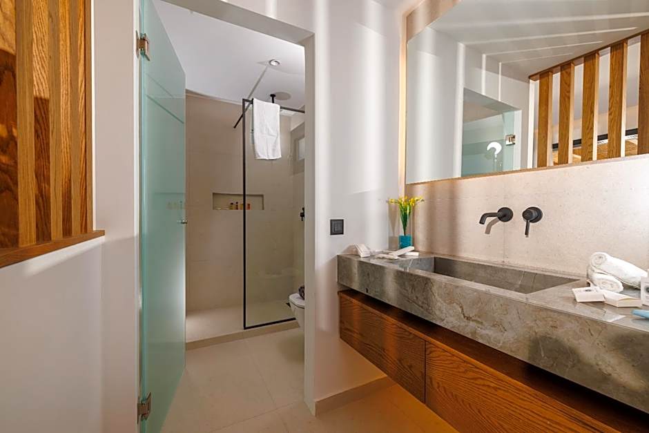 Deos Luxury Suites - Adults Only