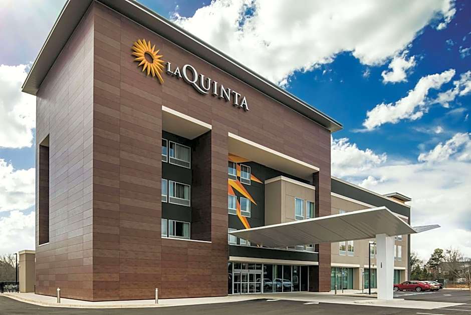 La Quinta Inn & Suites by Wyndham McDonough
