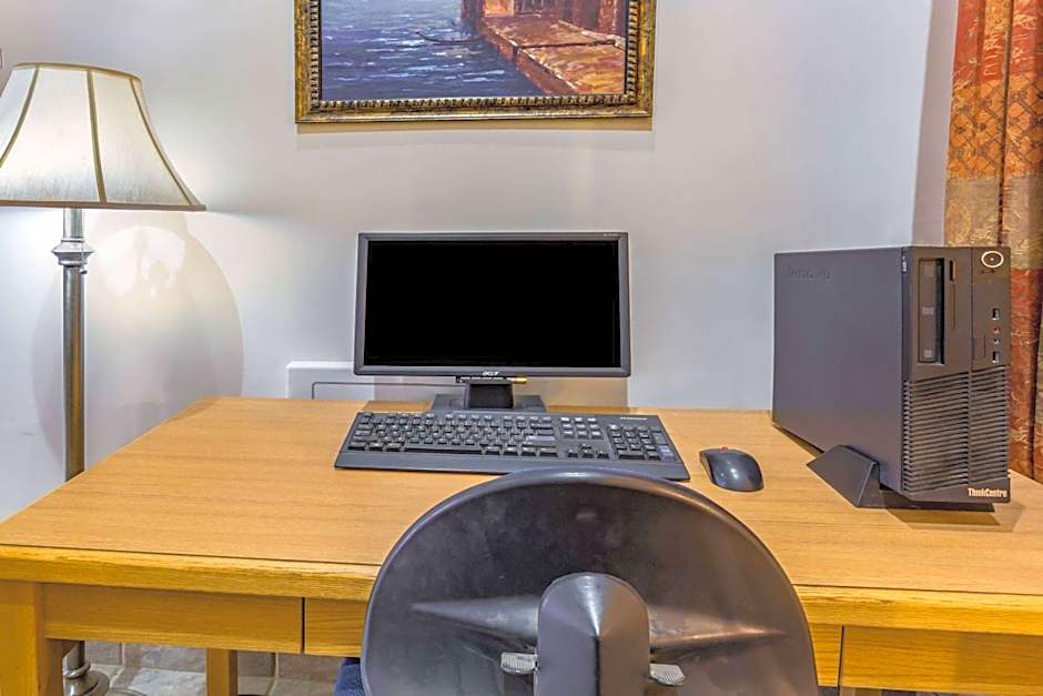 Howard Johnson by Wyndham Fort St. John