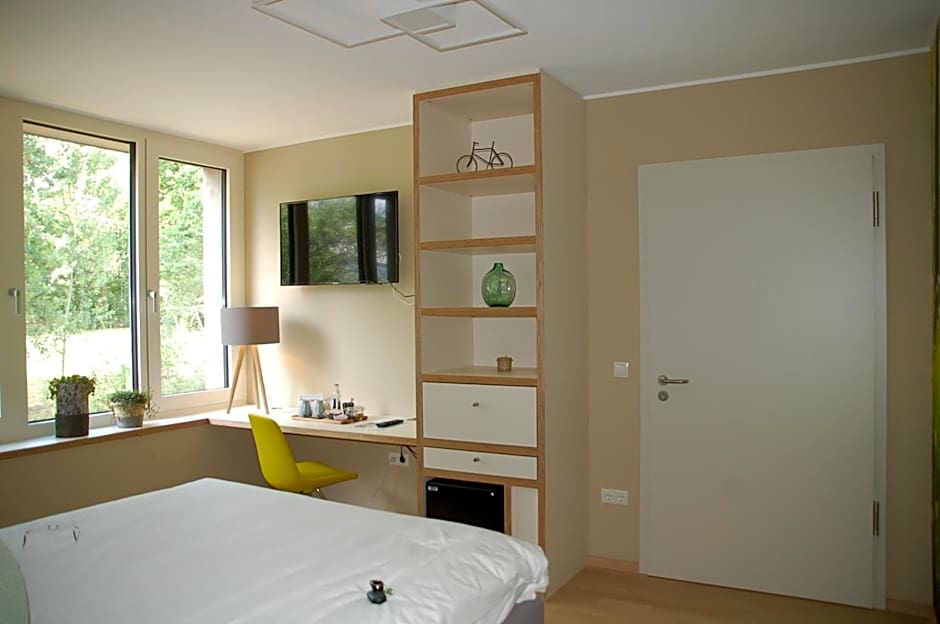 Foto 1 dari 4 — Accessible