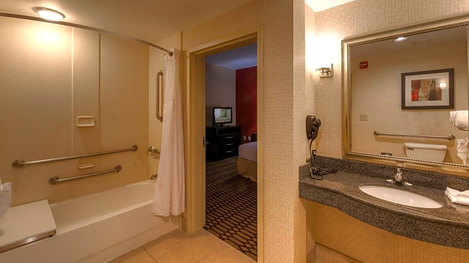 Holiday Inn North Quail Springs, an IHG Hotel
