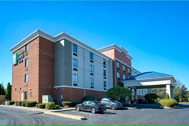 Holiday Inn Express Hotel & Suites Columbus Airport By IHG