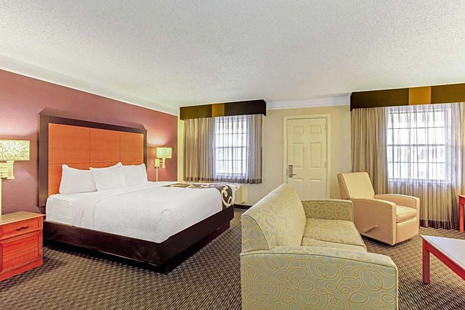 La Quinta Inn & Suites by Wyndham And Conference Center San Angelo