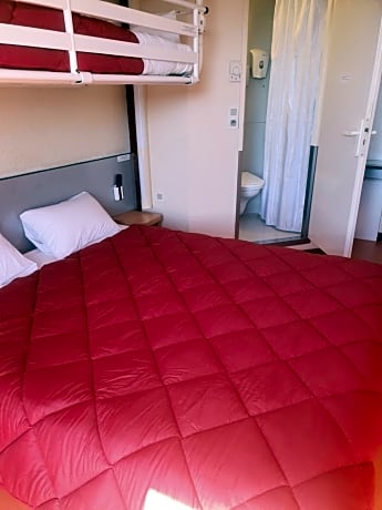 Triple Room (1 Double Bed + 1 Single Bed)