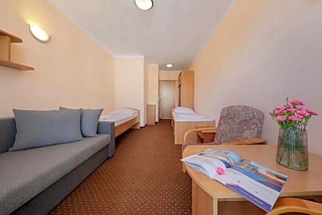 Standard Twin Room with Sea View