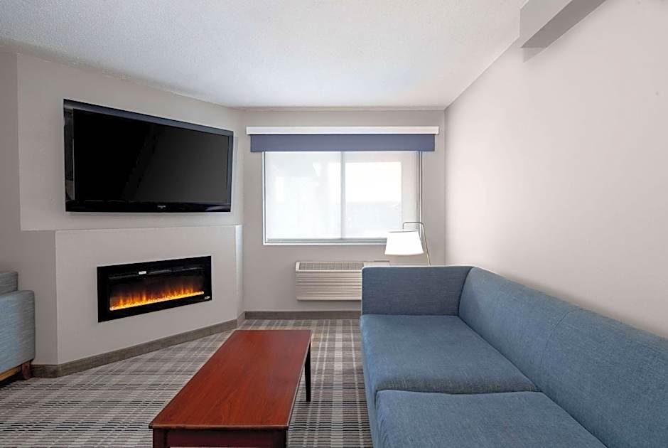 AmericInn by Wyndham Valley City - Conference Center