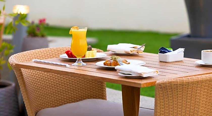 Al Manakha Rotana Madinah