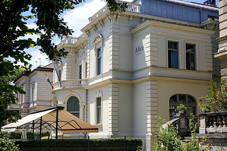 Alice Hotel