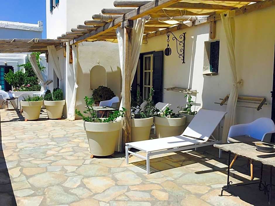 Studios & Suites Rania