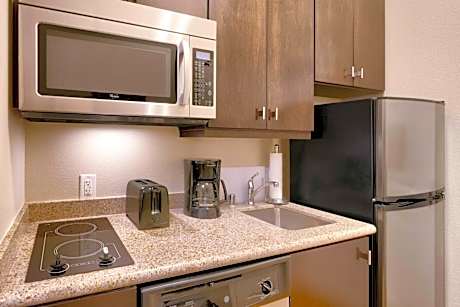 King Studio with Sofa Bed and Roll-in Shower - Mobility and Hearing Accessible