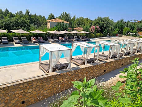 Galaxy Suite with Outdoor Hot Tub and Pool View