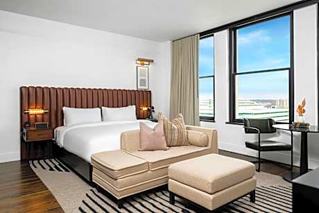 One-Bedroom King Suite - 12th Floor with City View