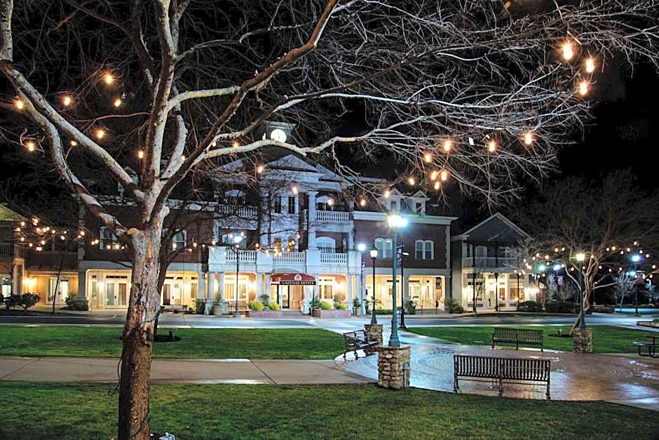 Gateway Hotel, Trademark Collection by Wyndham