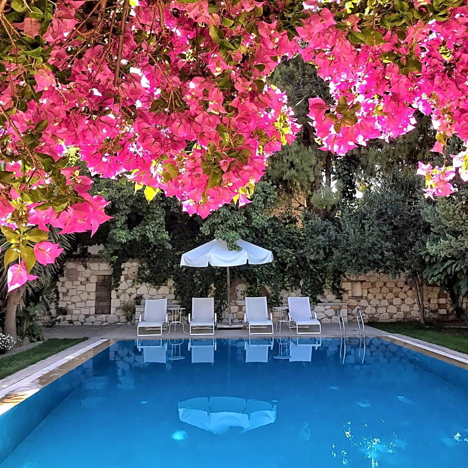 Alacati Zeytin Konak Hotel