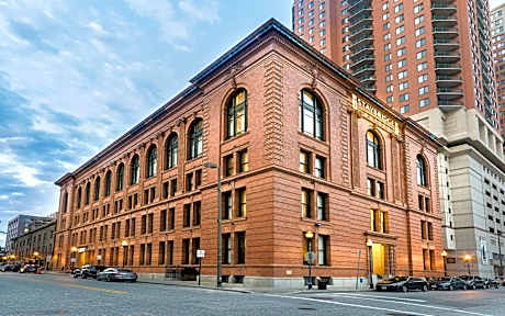 STAYBRIDGE SUITES BALTIMORE - INNER HARBOR By IHG