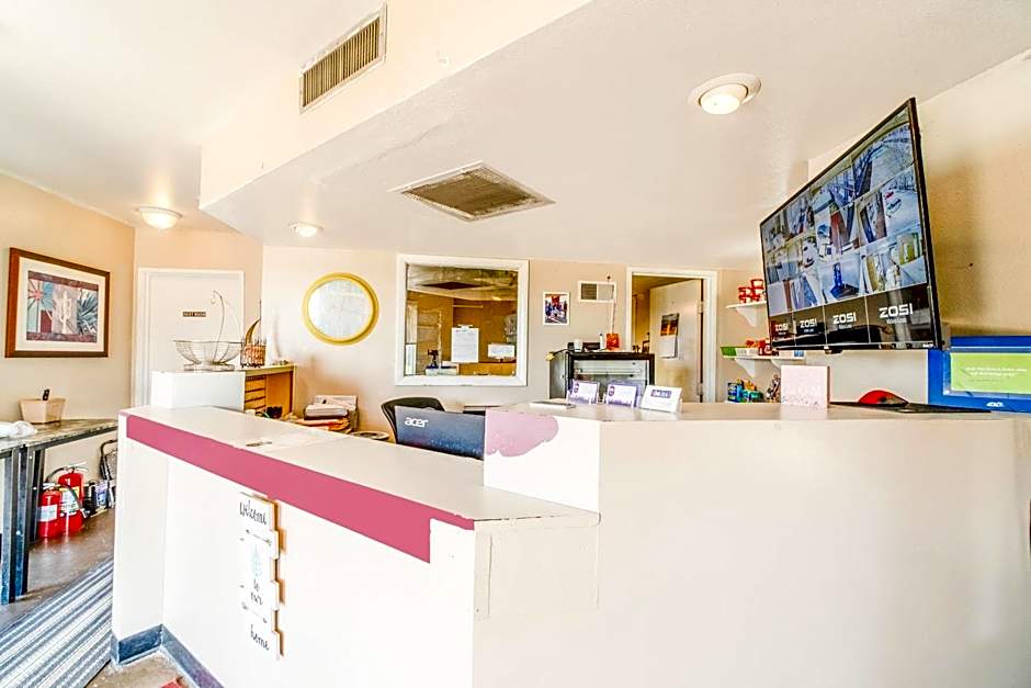 Castle Inn & Suites By OYO Chickasha